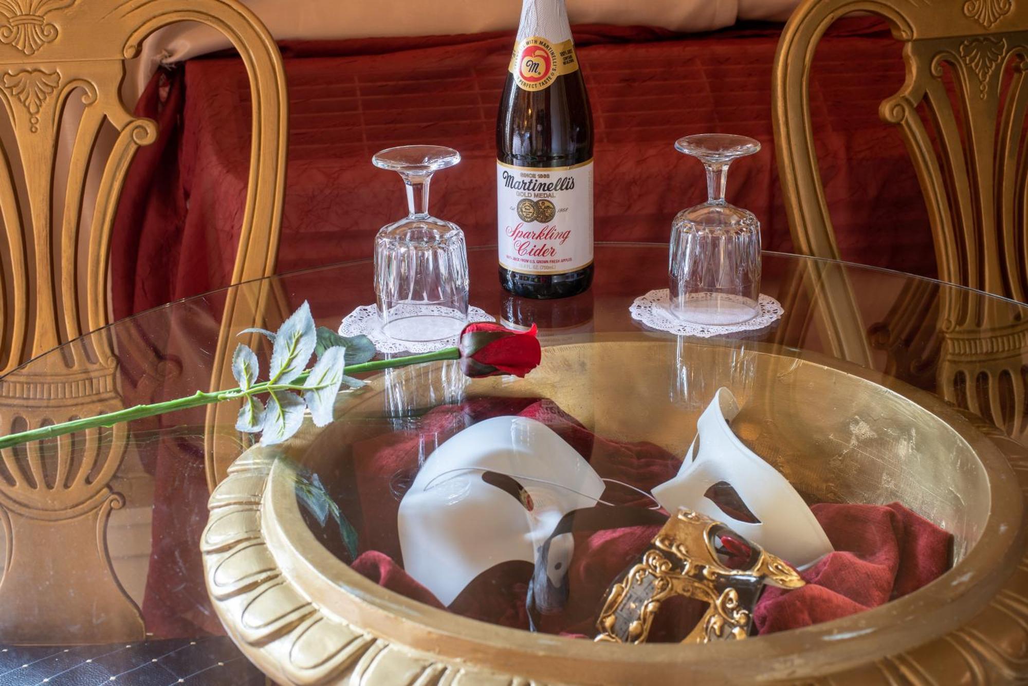The Anniversary Inn - Fifth South Солт-Лейк-Сити Экстерьер фото